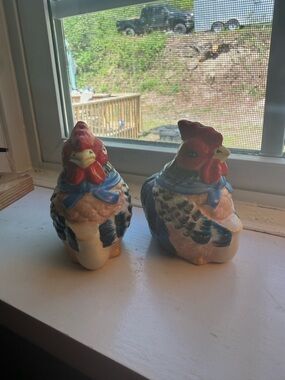 Vintage Ceramic Rooster Salt & Pepper Shakers - Red Blue Cream